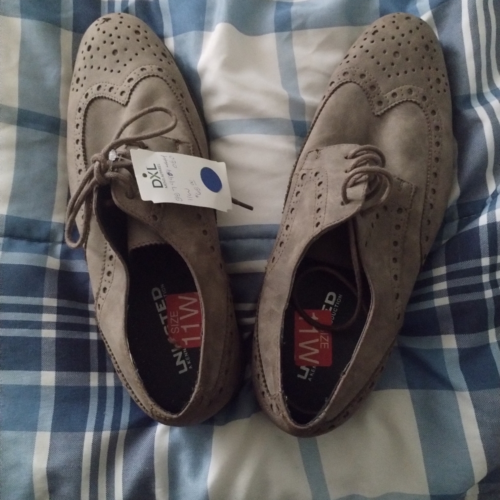 DXL mens casual shoes